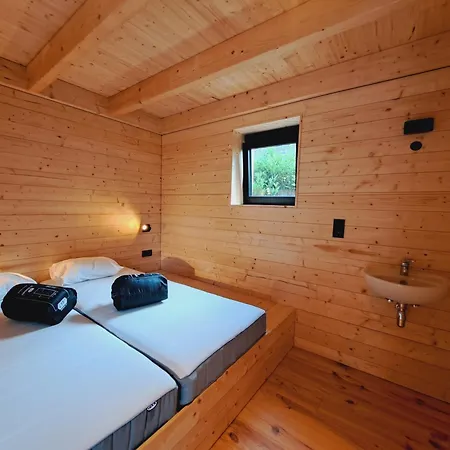 - Relais Randonneur - Capacite Max De 9 Personnes * Nadrin