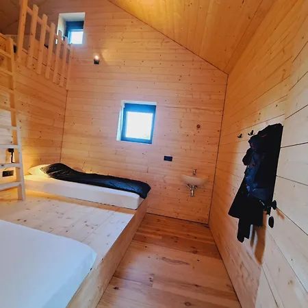 Lodge - Relais Randonneur - Capacite Max De 9 Personnes *
